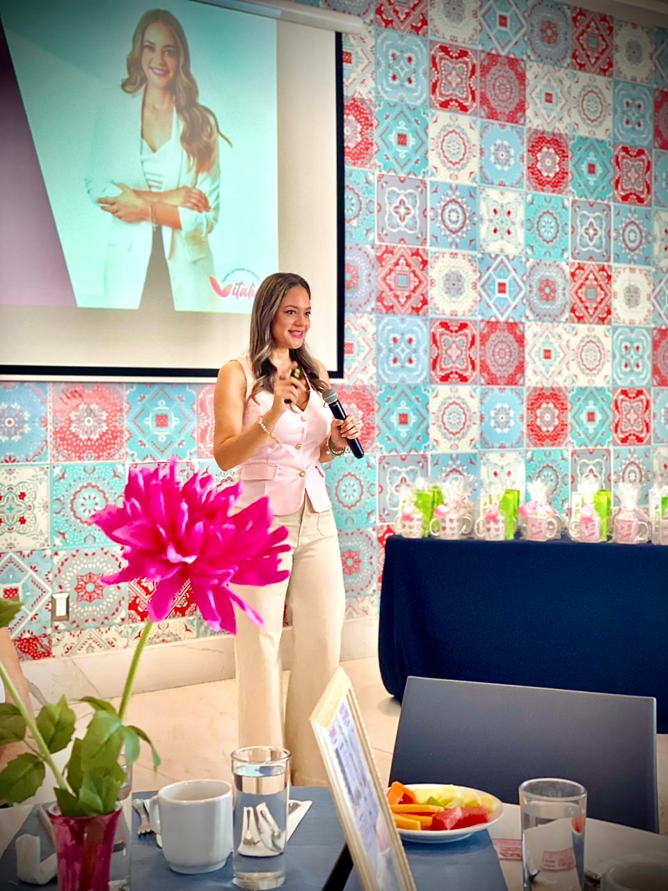 Maridol Hern&aacute;ndez — Presentaci&oacute;n